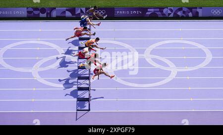 Saint Denis, Frankreich. August 2024. Olympische Spiele, Paris 2024, Leichtathletik, Stade de France, 110 m Hürden, Männer, Hope Heats, die Athleten in Aktion. Quelle: Michael Kappeler/dpa/Alamy Live News Stockfoto