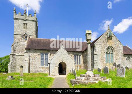 Isle of Wight UK All Saints Godshill - Godshill Village All Saints Church Hill Godshill Isle of Wight England Großbritannien GB Europa Stockfoto