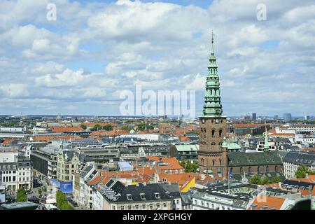 Panoramablick vom Christiansborg Tower, dem heutigen parlament auf der Insel Slotsholmen in Kopenhagen, Dänemark, Skandinavien Stockfoto