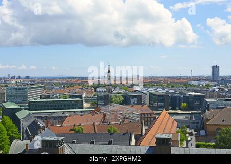 Panoramablick vom Christiansborg Tower, dem heutigen parlament auf der Insel Slotsholmen in Kopenhagen, Dänemark, Skandinavien Stockfoto