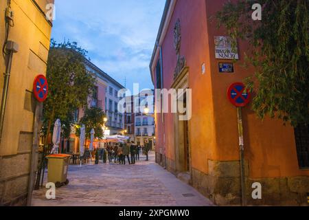 Nuntius, Nacht Blick auf die Straße. Madrid, Spanien. Stockfoto