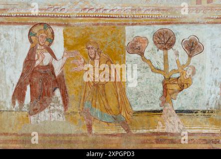 St-Savin-sur-Gartempe, ehemalige Abteikirche, Tonnengewölbe im Langhaus mit den romanischen Fresken Stockfoto