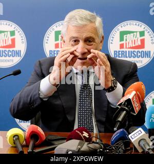 IL Ministro degli esteri, Vicepresidente del Consiglio e Segretario di Forza Italia FI Antonio Tajani in occasione della conferenza stampa di Presentazione della Festa Nazionale di Forza Italia Giovani che si svolger&#xe0; A Bellaria Igea Marina il 6, 7 e 8 settembre. Roma, Sede Nazionale di Forza Italia, Marted&#xec; 06 Agosto 2024 (Foto Mauro Scrobogna / LaPresse) der Außenminister, stellvertretender Premierminister und Sekretär der Forza Italia FI Antonio Tajani anlässlich der Pressekonferenz zur Vorstellung des Nationalfestes der Forza Italia Giovani, das in Bellaria Igea Marina stattfinden wird Stockfoto