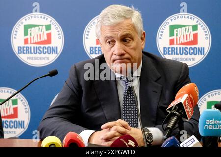 IL Ministro degli esteri, Vicepresidente del Consiglio e Segretario di Forza Italia FI Antonio Tajani in occasione della conferenza stampa di Presentazione della Festa Nazionale di Forza Italia Giovani che si svolger&#xe0; A Bellaria Igea Marina il 6, 7 e 8 settembre. Roma, Sede Nazionale di Forza Italia, Marted&#xec; 06 Agosto 2024 (Foto Mauro Scrobogna / LaPresse) der Außenminister, stellvertretender Premierminister und Sekretär der Forza Italia FI Antonio Tajani anlässlich der Pressekonferenz zur Vorstellung des Nationalfestes der Forza Italia Giovani, das in Bellaria Igea Marina stattfinden wird Stockfoto