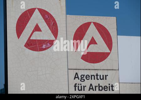 Aussenansicht der Agentur für Arbeit in Essen, Berliner Platz, Logo, Essen, 06.08.2024. *** Außenansicht der Arbeitsagentur Essen, Berliner Platz, Logo, Essen, 06 08 2024 Stockfoto