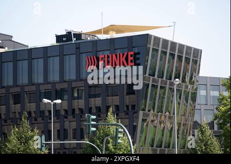 Aussenansicht der Funke Medien Gruppe, Funke Mediengruppe, Verlagshaus, WAZ, der Westen, NRZ, neue Ruhr Zeitung, Zeitungverlag, Jounalismus, Essen, 06.08.2024. *** Außenansicht der Funke Medien Gruppe, Funke Media Group, Verlag, WAZ, der Westen, NRZ, neue Ruhr Zeitung, Zeitungsverlag, Journalismus, Essen, 06 08 2024 Stockfoto