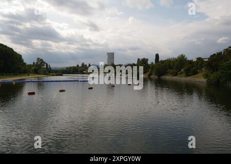 Die Alte Donau ist ein einzigartiges Naherholungsgebiet und auch als ökologische Nische von großer Bedeutung, Wien, August 2024 Stockfoto