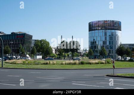 Aussenansicht der Funke Medien Gruppe, Funke Mediengruppe, Verlagshaus, WAZ, der Westen, NRZ, neue Ruhr Zeitung, Zeitungverlag, Jounalismus, Essen, 06.08.2024. *** Außenansicht der Funke Medien Gruppe, Funke Media Group, Verlag, WAZ, der Westen, NRZ, neue Ruhr Zeitung, Zeitungsverlag, Journalismus, Essen, 06 08 2024 Stockfoto