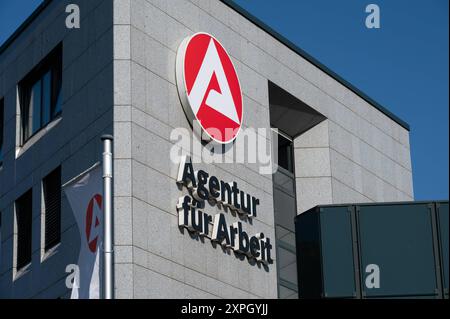 Aussenansicht der Agentur für Arbeit in Essen, Berliner Platz, Logo, Essen, 06.08.2024. *** Außenansicht der Arbeitsagentur Essen, Berliner Platz, Logo, Essen, 06 08 2024 Stockfoto