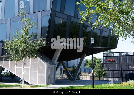 Aussenansicht der Funke Medien Gruppe, Funke Mediengruppe, Verlagshaus, WAZ, der Westen, NRZ, neue Ruhr Zeitung, Zeitungverlag, Jounalismus, Essen, 06.08.2024. *** Außenansicht der Funke Medien Gruppe, Funke Media Group, Verlag, WAZ, der Westen, NRZ, neue Ruhr Zeitung, Zeitungsverlag, Journalismus, Essen, 06 08 2024 Stockfoto