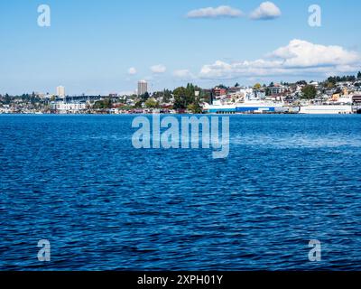 Südöstliche Ufer des Lake Union an einem sonnigen Tag, Blick vom Lake Union Park Stockfoto