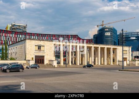 Tirana National Archaeological Museum und war das erste Museum, das nach dem Zweiten Weltkrieg im Land gegründet wurde. Sie befindet sich östlich des Mot Stockfoto