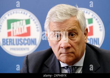 IL Ministro degli esteri, Vicepresidente del Consiglio e Segretario di Forza Italia FI Antonio Tajani in occasione della conferenza stampa di Presentazione della Festa Nazionale di Forza Italia Giovani che si svolger&#xe0; A Bellaria Igea Marina il 6, 7 e 8 settembre. Roma, Sede Nazionale di Forza Italia, Marted&#xec; 06 Agosto 2024 (Foto Mauro Scrobogna/LaPresse) der Außenminister, stellvertretender Premierminister und Sekretär der Forza Italia FI Antonio Tajani bei der Pressekonferenz zur Vorstellung des nationalen Festivals der Forza Italia Giovani, das in Bellaria Igea Marina stattfinden wird Stockfoto