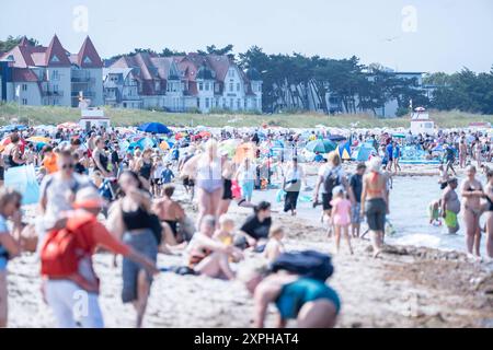 Urlauber am Ostseestrand von Rostock-Warnemünde im August 2024Strand von Rostock-Warnemünde im Sommer 2024, Rostock Mecklenburg-Vorpommern Deutschland Warnemünde *** Urlauber am Ostseestrand von Rostock Warnemünde im August 2024 Strand von Rostock Warnemünde im Sommer 2024, Rostock Mecklenburg-Vorpommern Deutschland Warnemünde Stockfoto