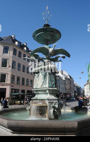 Kopenhagen/Dänemark/06 2024/Storkbrunnen auf amager torv auf stroeget in der Hauptstadt. (Foto. Francis Joseph Dean/Dean Pictures) (nicht für kommerzielle Zwecke) Stockfoto