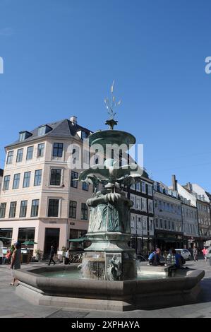 Kopenhagen/Dänemark/06 2024/Storkbrunnen auf amager torv auf stroeget in der Hauptstadt. (Foto. Francis Joseph Dean/Dean Pictures) (nicht für kommerzielle Zwecke) Stockfoto