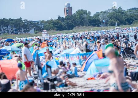 Urlauber am Ostseestrand von Rostock-Warnemünde im August 2024Strand von Rostock-Warnemünde im Sommer 2024, Rostock Mecklenburg-Vorpommern Deutschland Warnemünde *** Urlauber am Ostseestrand von Rostock Warnemünde im August 2024 Strand von Rostock Warnemünde im Sommer 2024, Rostock Mecklenburg-Vorpommern Deutschland Warnemünde Stockfoto