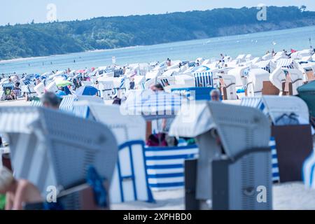 Urlauber am Ostseestrand von Rostock-Warnemünde im August 2024Strand von Rostock-Warnemünde im Sommer 2024, Rostock Mecklenburg-Vorpommern Deutschland Warnemünde *** Urlauber am Ostseestrand von Rostock Warnemünde im August 2024 Strand von Rostock Warnemünde im Sommer 2024, Rostock Mecklenburg-Vorpommern Deutschland Warnemünde Stockfoto