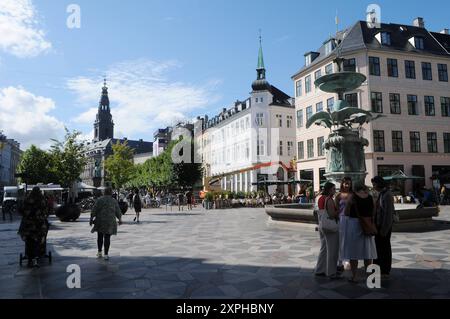 Kopenhagen/Dänemark/06 2024/Storkbrunnen auf amager torv auf stroeget in der Hauptstadt. Foto. Bilder von Francis Joseph Dean/Dean sind nicht für kommerzielle Zwecke bestimmt Stockfoto