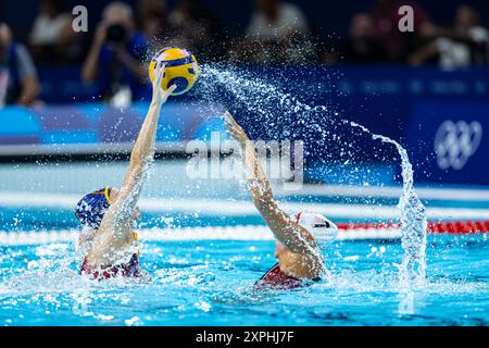 Paris, Frankreich. August 2024. Olympische Spiele, Wasserball-Viertelfinale der Frauen zwischen Spanien und Kanada in der La Defense Arena. Quelle: ABEL F. ROS/Alamy Live News Stockfoto