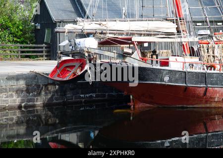 Heringsdrifter Alvei (ursprünglich dampfbetrieben), gebaut in Montrose, Schottland, 1920. Caledonian Canal, Fort William Schottland. Stockfoto