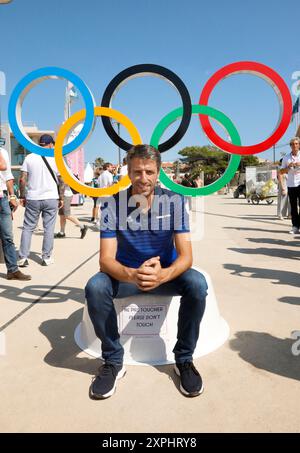 Marseille, Frankreich. August 2024. Tony Estanguet Präsident des Olympischen Spiels 2024 in Paris besucht am 6. August 2024 die Marina in Marseille. Foto von Patrick Aventurier/ABACAPRESS. COM Credit: Abaca Press/Alamy Live News Stockfoto