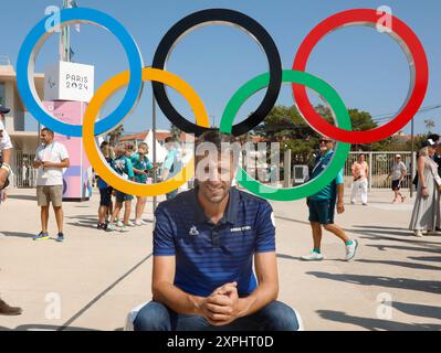 Marseille, Frankreich. August 2024. Tony Estanguet Präsident des Olympischen Spiels 2024 in Paris besucht am 6. August 2024 die Marina in Marseille. Foto von Patrick Aventurier/ABACAPRESS. COM Credit: Abaca Press/Alamy Live News Stockfoto