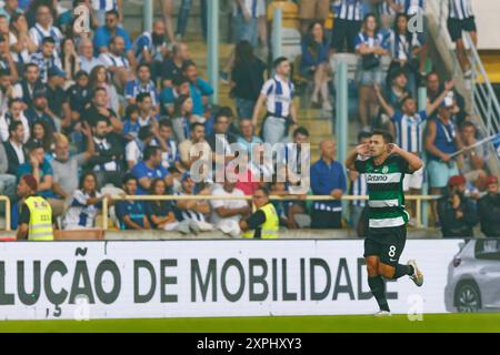 Aveiro, Portugal. August 2024. Pedro Goncalves (Sporting CP) feiert im Estadio Municipal de Aveiro 2024 das Spiel Supertaca Candido de Oliveira zwischen Sporting CP und FC Porto. Endstand; Sporting CP 3:4 FC Porto. (Foto: Maciej Rogowski/SOPA Images/SIPA USA) Credit: SIPA USA/Alamy Live News Stockfoto