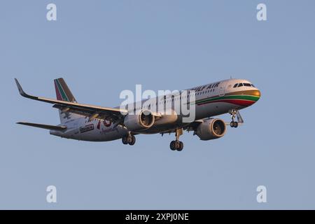 Ein Flugzeug der Fluggesellschaft Gulf Air, Airbus A321-253NX, Kennung A9C-NB im Landeanflug auf den Flughafen Frankfurt 06.08.2024 a.M./Deutschland. *** Ein Flugzeug der Fluggesellschaft Gulf Air, Airbus A321 253NX, Registrierung A9C NB: Anfahrt Frankfurt a M Flughafen Frankfurt a M Flughafen Frankfurt a M am 06 08 2024 in Frankfurt a M Deutschland Stockfoto