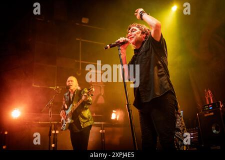 Oslo, Norwegen. August 2024. Die amerikanische Hard-Rock-Band Mr. Big spielt ein Live-Konzert im Rockefeller in Oslo. Hier ist Sänger Eric Martin live auf der Bühne zu sehen. Stockfoto