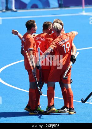 Colombes, Frankreich. August 2024. Spieler der Niederlande feiern ein Tor beim Halbfinalspiel der Männer zwischen den Niederlanden und Spanien in Colombes, Frankreich, 6. August 2024. Quelle: Ren Pengfei/Xinhua/Alamy Live News Stockfoto