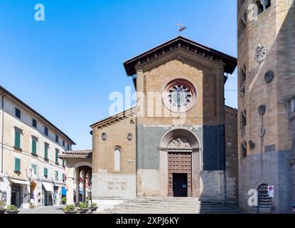 Todi, Perugia, Italien, Collegiata dei Santi Andrea e Bartolomeo an der Piazza della Repubblica, nur Editorial. Stockfoto