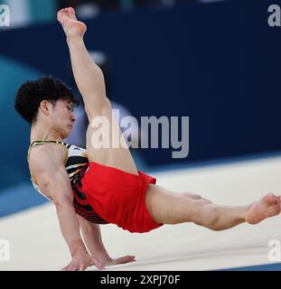 Goldmedaillengewinner Shinnosuke Oka vom Team Japan tritt am 5. Tag der Olympischen Spiele 2024 in Paris am 31. Juli 2024 in der Bercy Arena in Aktion an. Foto: Giuliano Bevilacqua/ABACAPRESS. COM Credit: Abaca Press/Alamy Live News Stockfoto