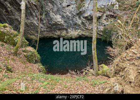 Lacul Dracului, Dragon Lake, Devil's Lake im Nera Beusnita National Park Karst Lake Stockfoto