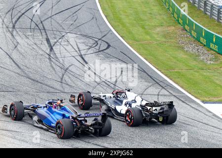 Juli 2023: Der österreichische Formel 1 Gran Prix in Spielberg am Redbullring überholte Alexander Albon #23 auf Williams und Nyck de Vries #21 auf AlphaTauri Stockfoto