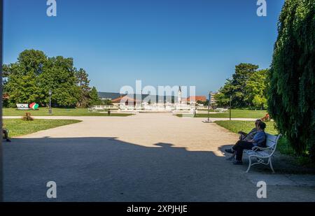 Keszthely, Ungarn - Juli 15,2023 : Park im Schloss Festetics. Hochwertige Fotos Stockfoto