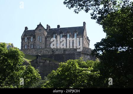 Edinburgh, Schottland 6. August 2024 Ein Teil von Edinburgh Castle aus der Princes St das Festival findet vom 2. Bis 25. August 2024 statt. c)GED Noonan/Alamy Stockfoto