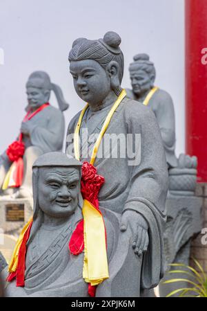 Ein Bild von Steinstatuen im Thean Hou Tempel. Stockfoto