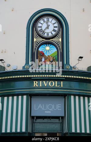 Rivoli Juweliere Schweizer Stil Drehuhr in St. Helier Stockfoto