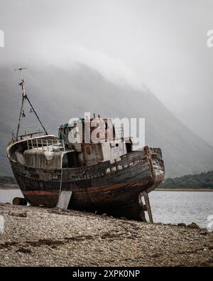 Corpach Wrack, altes Boot von Caol Stockfoto