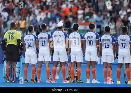 Colombes, Frankreich. August 2024. Spieler aus Indien sind vor dem Halbfinalspiel der Männer zwischen Deutschland und Indien in Colombes, Frankreich, am 6. August 2024 zu sehen. Quelle: Ren Pengfei/Xinhua/Alamy Live News Stockfoto