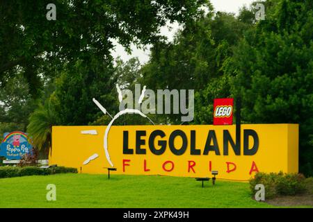 Legoland Florida Schild. Nur zur redaktionellen Verwendung 11. Juli 2024, Winter Haven, Florida, USA. Legoland Street Schild Eingang. Stockfoto