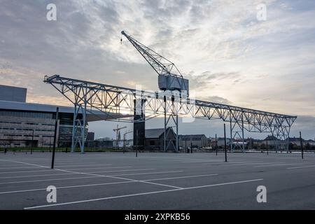 KOPENHAGEN, DÄNEMARK - 27. OKTOBER 2014: Stadtbild Kopenhagens, nördliche Docks mit Industriebau und Opernhaus Stockfoto