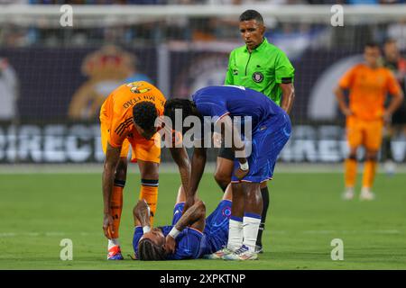 Charlotte, North Carolina, USA. 6. August 2024: Malo Gusto (27) erlitt eine Verletzung während des Spiels der DIRECTV Soccer Champions Tour zwischen Real Madrid und Chelsea im Bank of America Stadium in Charlotte, North Carolina. Greg Atkins/CSM Credit: CAL Sport Media/Alamy Live News Stockfoto