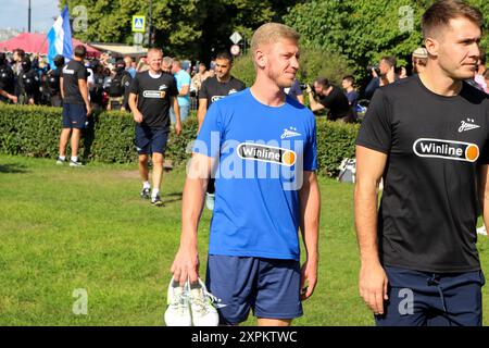 Sankt Petersburg, Russland. August 2024. Dmitri Chistyakov, vom Zenit-Fußballverein, der während eines offenen Trainings am Zenit FC auf dem Senatsplatz in der Nähe der St. Isaak-Kathedrale in Sankt Petersburg vor dem Zenit St. Petersburg – FC Dynamo Moskau, russische Premier League, gesehen wurde. (Foto: Maksim Konstantinov/SOPA Images/SIPA USA) Credit: SIPA USA/Alamy Live News Stockfoto