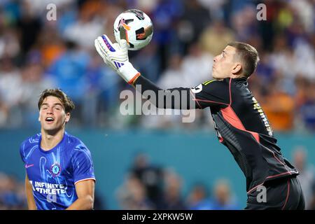 Charlotte, North Carolina, USA. August 2024. Real Madrid Torhüter ANDRIY LUNIN (13) spart während der zweiten Hälfte des Spiels der Soccer Champions Tour Real Madrid gegen Chelsea FC im Bank of America Stadium in Charlotte, NC am 6. August 2024. (Kreditbild: © Cory Knowlton/ZUMA Press Wire) NUR REDAKTIONELLE VERWENDUNG! Nicht für kommerzielle ZWECKE! Quelle: ZUMA Press, Inc./Alamy Live News Stockfoto