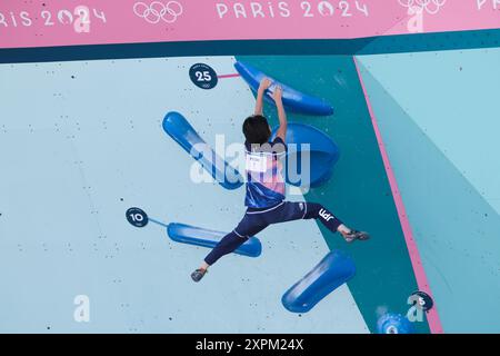 Le Bourget, Frankreich. August 2024. AI Mori (JPN) Sportklettern : Boulder & Lead für Frauen, Boulder Halbfinale während der Olympischen Spiele 2024 in Paris im Sportkletterzentrum Le Bourget in Le Bourget, Frankreich. Quelle: Koji Aoki/AFLO SPORT/Alamy Live News Stockfoto