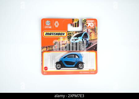 Matchbox 2022 Renault Twizy Toy Car Model in Box Verpackung – Wales, Großbritannien – 02. August 2024 Stockfoto