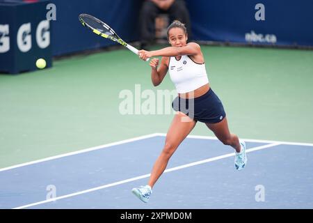 Toronto, Kanada. August 2024. Leylah Fernandez aus Kanada in Aktion am 1. Tag der National Bank Open in Toronto, Kanada am Dienstag, den 6. August 2024. (Foto: Michael Chisholm/SIPA USA) Credit: SIPA USA/Alamy Live News Stockfoto