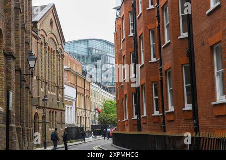 London, England - 18. Mai 2024: Blick auf die Gebäude in London auf England Stockfoto